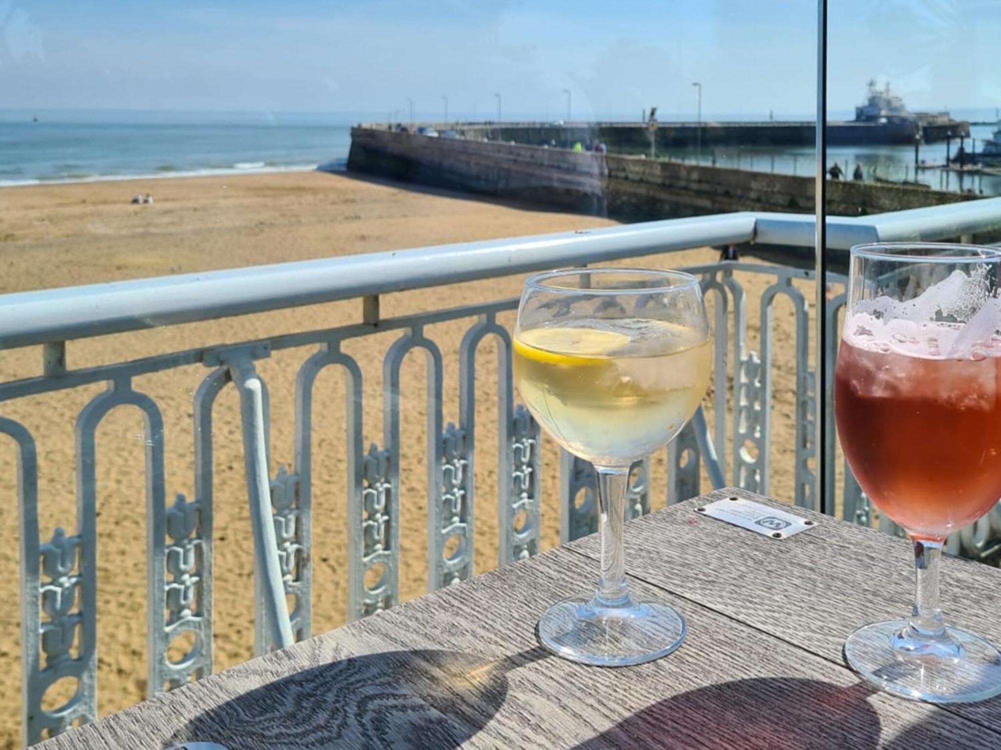 Vitamin Sea Residency Herne Bay Buitenkant foto